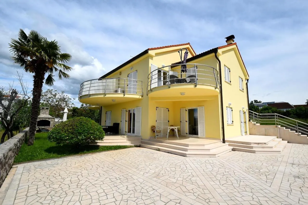 Apartments Luka Malinska