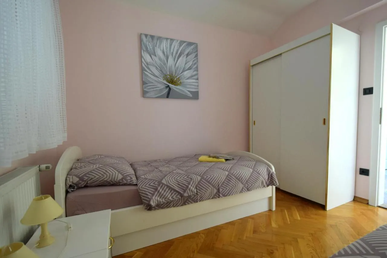 Apartments Luka Malinska