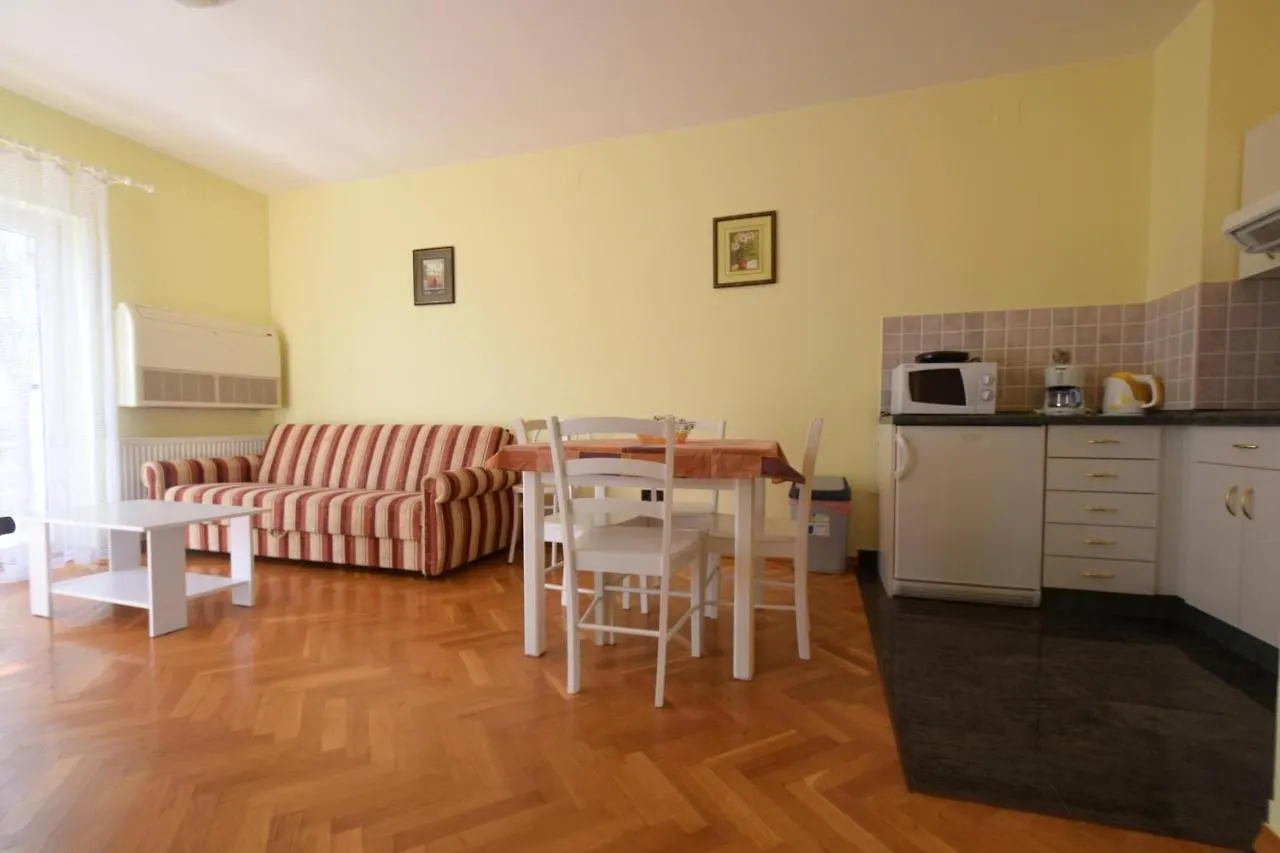 Apartments Luka Malinska Croatia