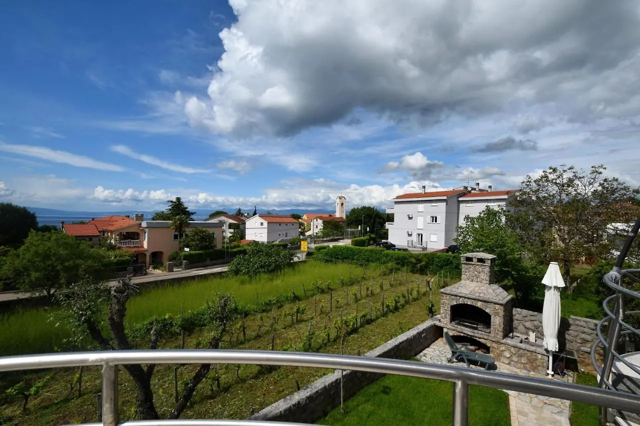Apartments Luka Malinska