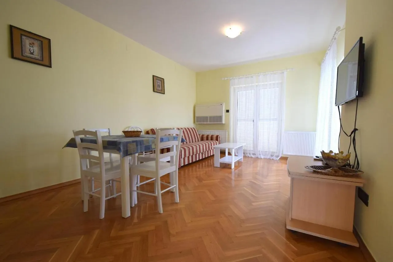 Apartments Luka Malinska