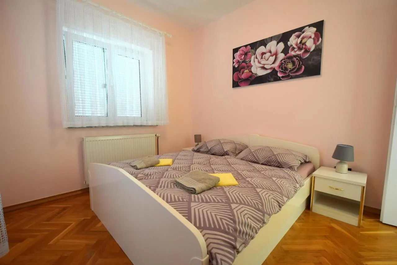 Apartments Luka Malinska Croatia