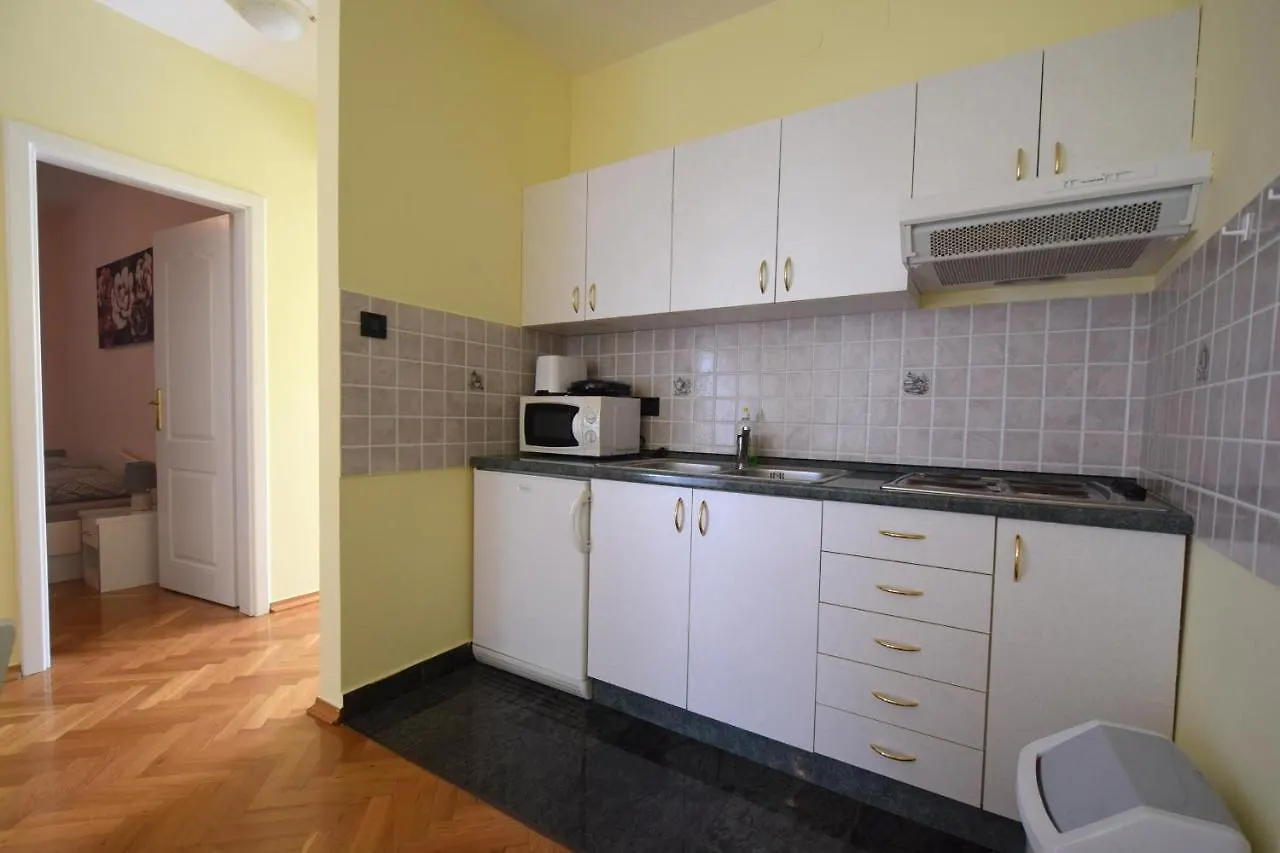 Apartments Luka Malinska