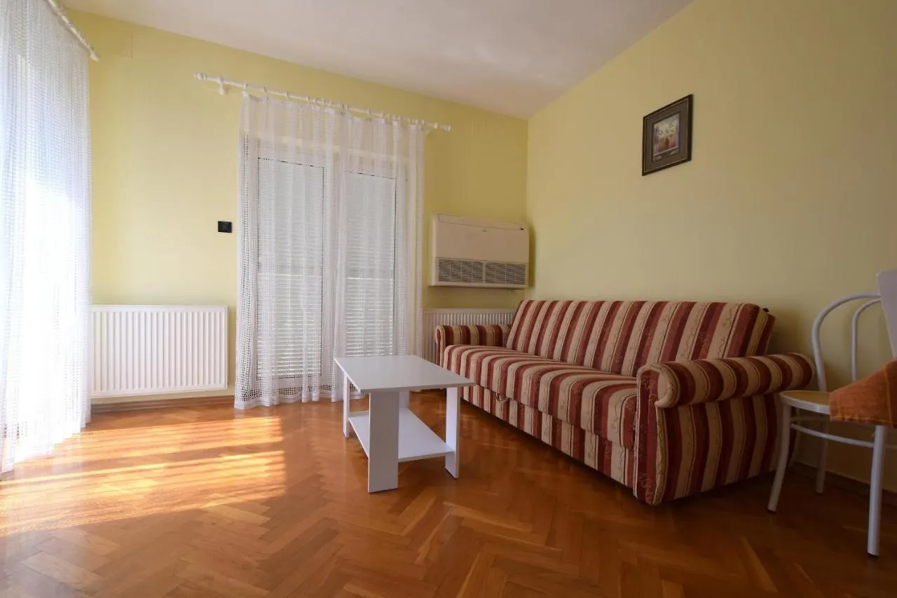 Apartments Luka Malinska