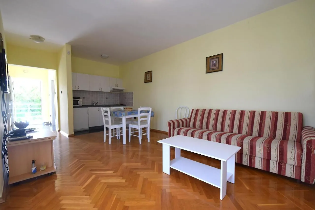 Apartments Luka Malinska